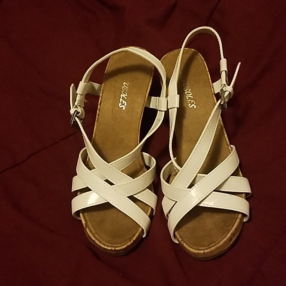 Aerosoles wedge sandals. Size 7. White.